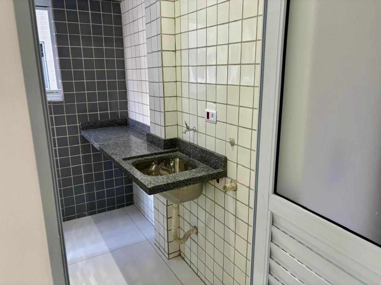 Novo Apto Canto Do Forte, Rua Praia Vista Montanha, Com Wi Fi, Homebeach10, 01 Vaga De Garagem, Melhores Restaurantes Ao Lado Прая Гранде Екстериор снимка